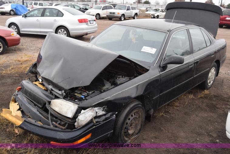 image for item K4824 1992 Toyota Camry DLX