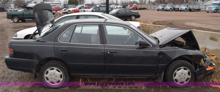 image for item K4824 1992 Toyota Camry DLX