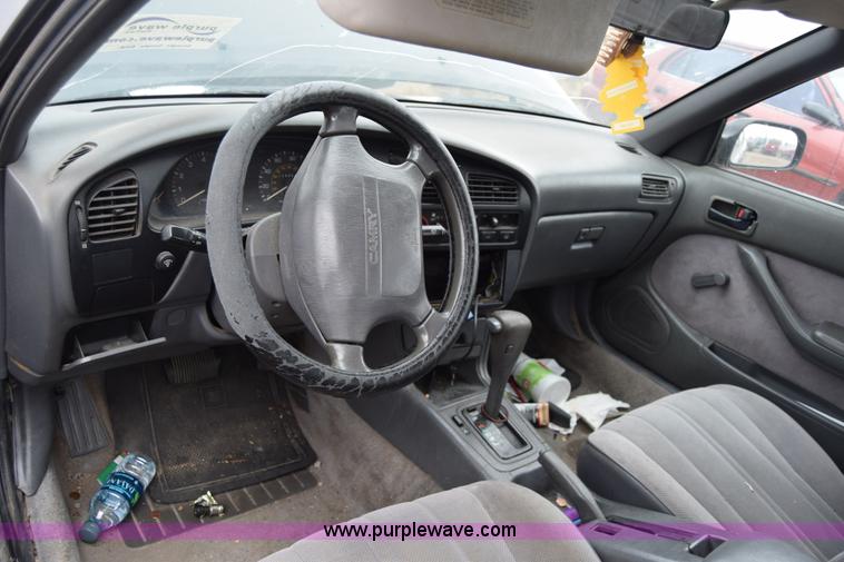 image for item K4824 1992 Toyota Camry DLX