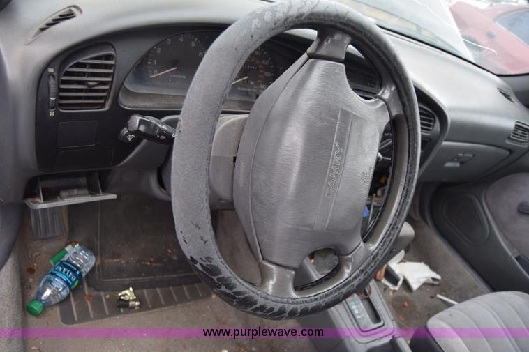 image for item K4824 1992 Toyota Camry DLX