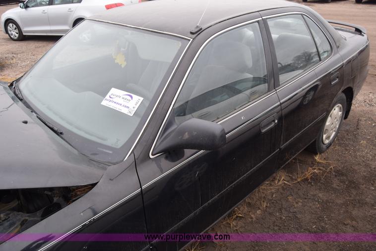 image for item K4824 1992 Toyota Camry DLX