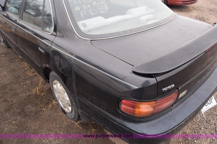 image for item K4824 1992 Toyota Camry DLX