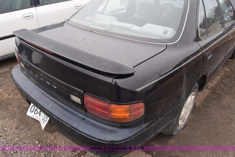 image for item K4824 1992 Toyota Camry DLX