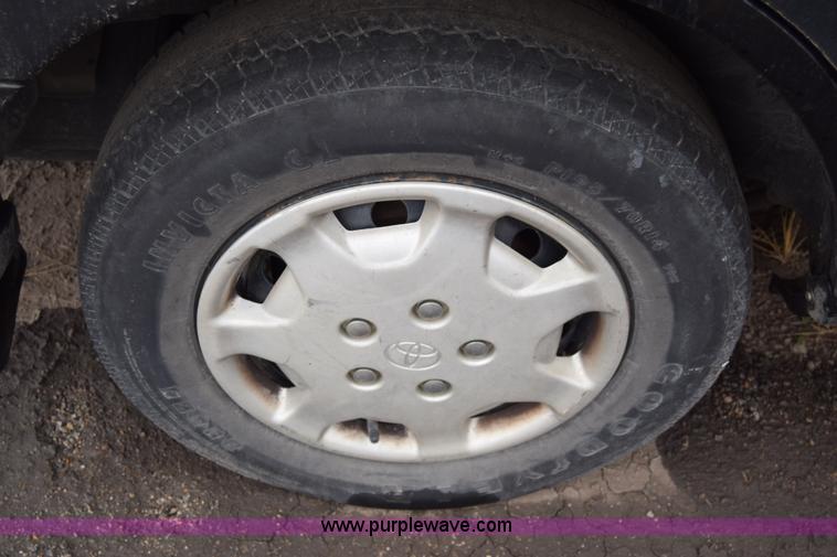 image for item K4824 1992 Toyota Camry DLX