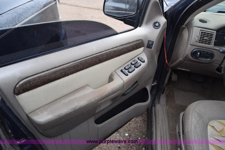 image for item K4825 2002 Ford Explorer Eddie Bauer SUV