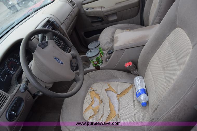 image for item K4825 2002 Ford Explorer Eddie Bauer SUV