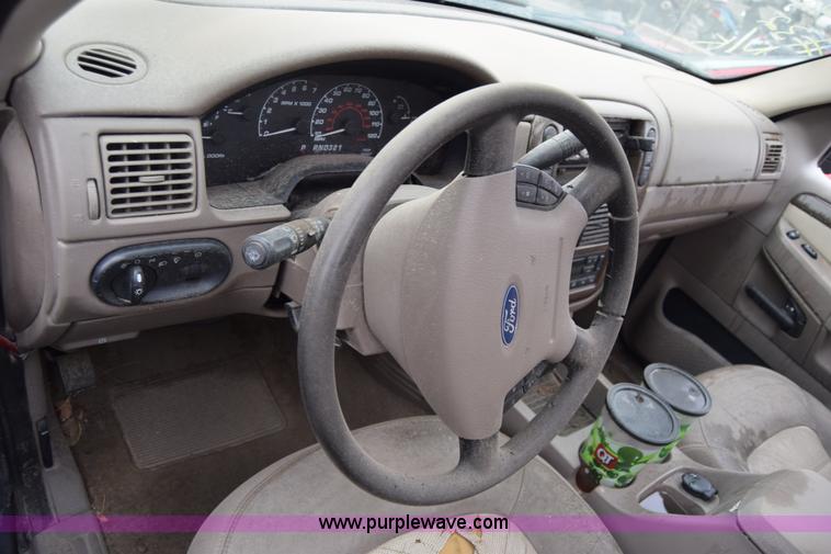 image for item K4825 2002 Ford Explorer Eddie Bauer SUV