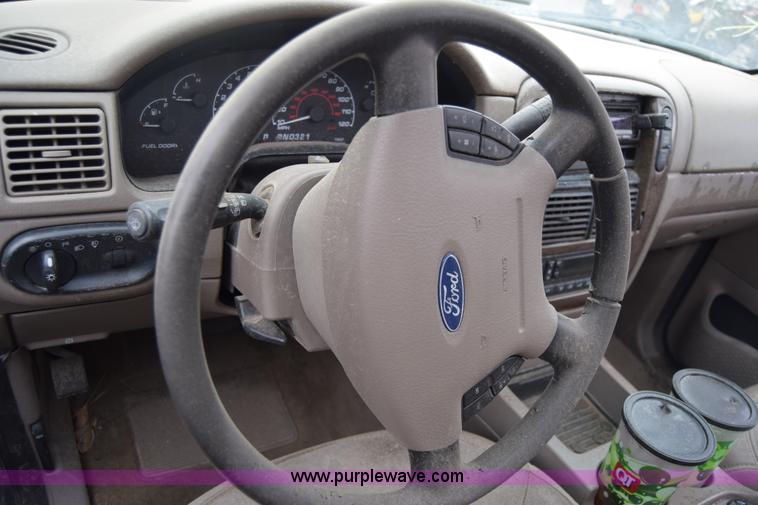 image for item K4825 2002 Ford Explorer Eddie Bauer SUV