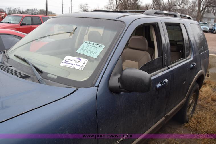 image for item K4825 2002 Ford Explorer Eddie Bauer SUV