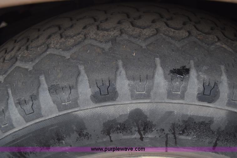 image for item K4825 2002 Ford Explorer Eddie Bauer SUV