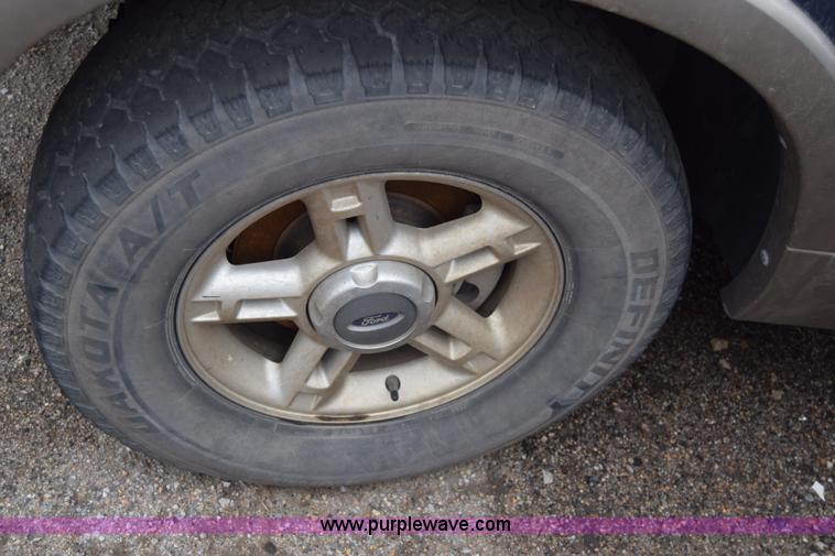 image for item K4825 2002 Ford Explorer Eddie Bauer SUV