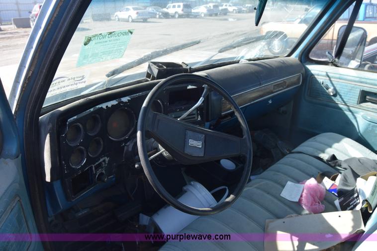 image for item K4829 1977 Chevrolet Bonanza 20 pickup truck
