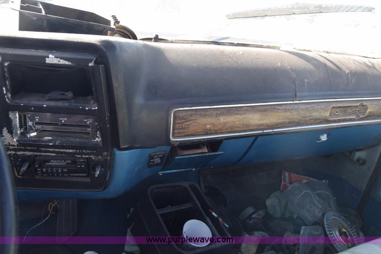 image for item K4829 1977 Chevrolet Bonanza 20 pickup truck