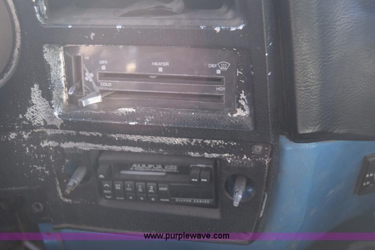 image for item K4829 1977 Chevrolet Bonanza 20 pickup truck