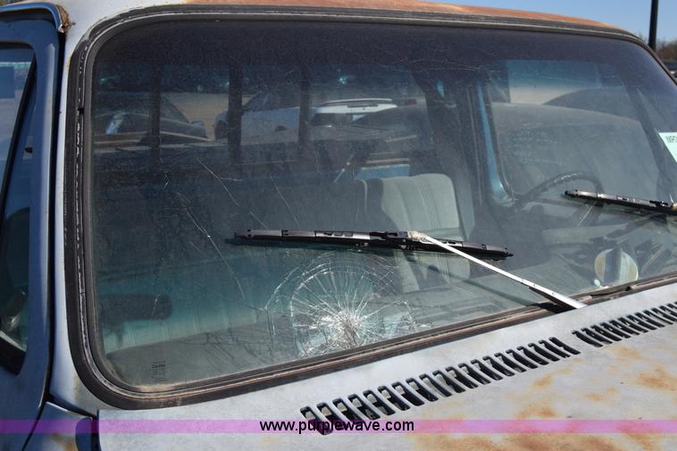 image for item K4829 1977 Chevrolet Bonanza 20 pickup truck