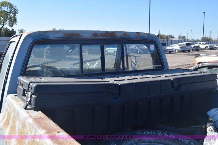 image for item K4829 1977 Chevrolet Bonanza 20 pickup truck