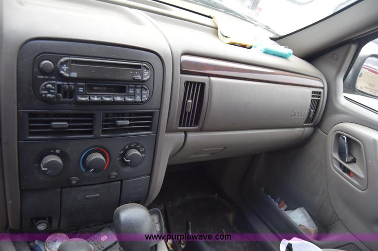 image for item K4996 2000 Jeep Grand Cherokee Laredo SUV