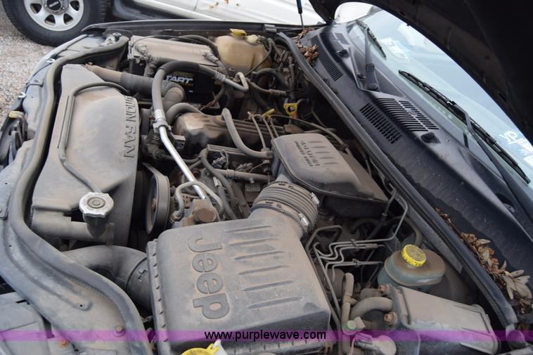 image for item K4996 2000 Jeep Grand Cherokee Laredo SUV