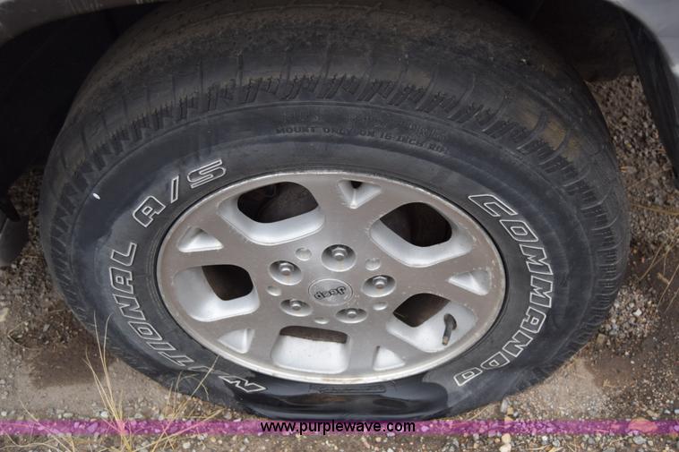 image for item K4996 2000 Jeep Grand Cherokee Laredo SUV