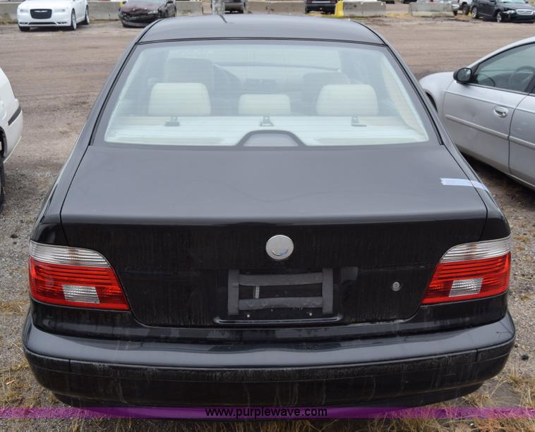 image for item K4998 2002 BMW 525i