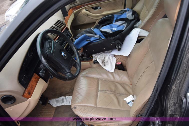 image for item K4998 2002 BMW 525i