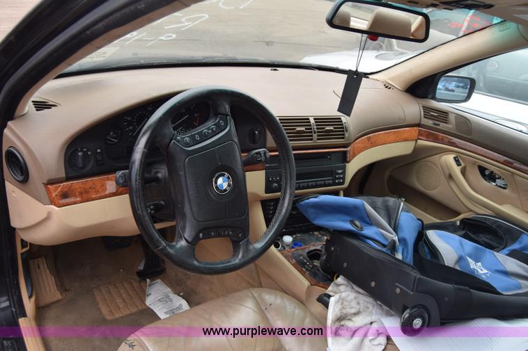 image for item K4998 2002 BMW 525i