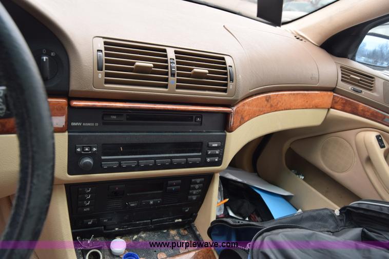 image for item K4998 2002 BMW 525i