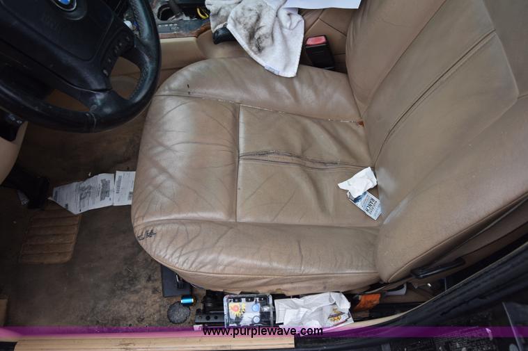 image for item K4998 2002 BMW 525i