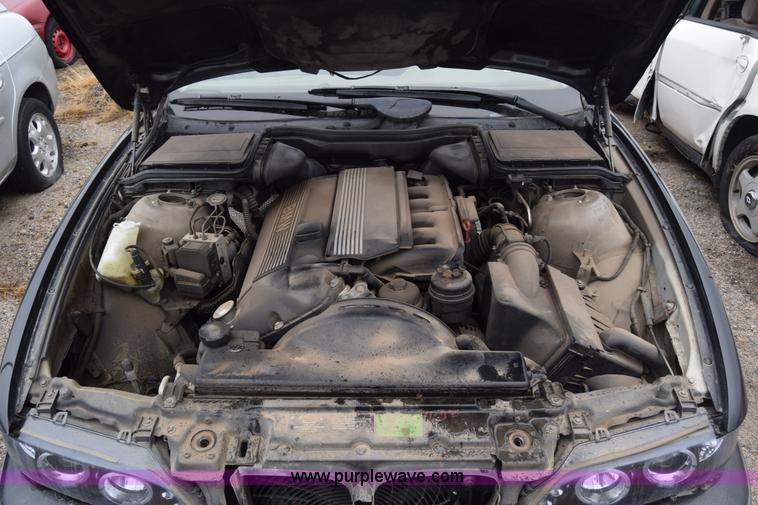 image for item K4998 2002 BMW 525i