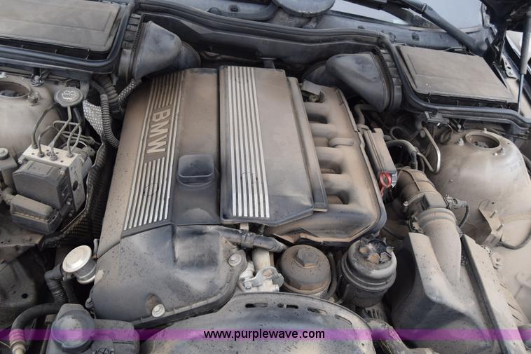 image for item K4998 2002 BMW 525i