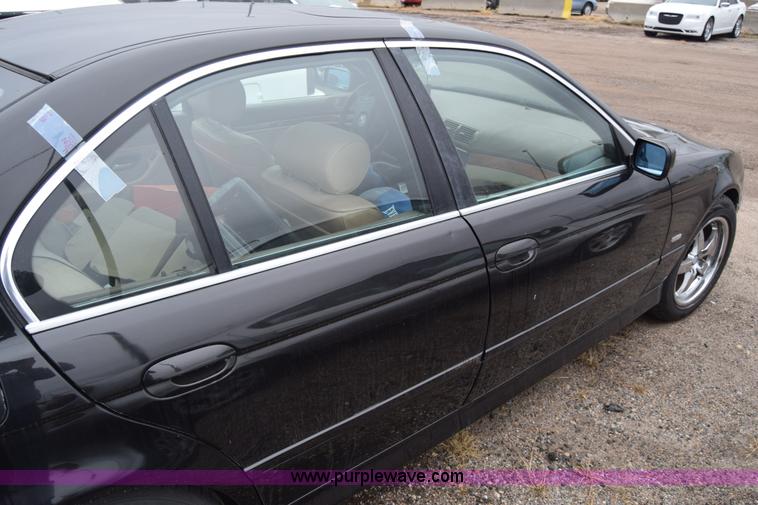 image for item K4998 2002 BMW 525i