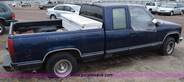 image for item K4999 1993 Chevrolet Silverado 1500 Ext. Cab pickup truck