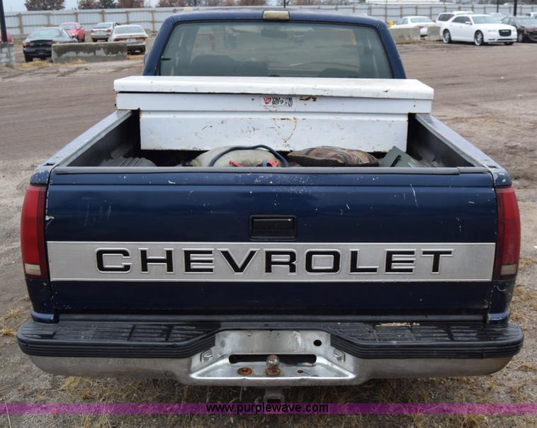 image for item K4999 1993 Chevrolet Silverado 1500 Ext. Cab pickup truck