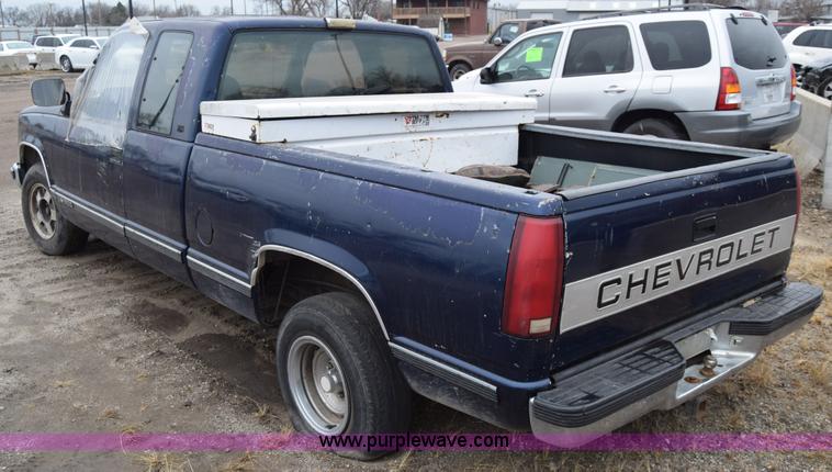 image for item K4999 1993 Chevrolet Silverado 1500 Ext. Cab pickup truck