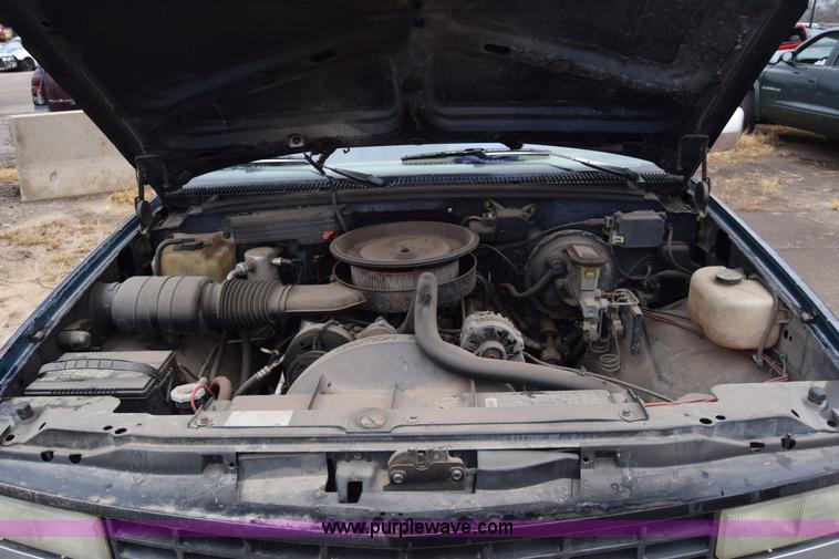 image for item K4999 1993 Chevrolet Silverado 1500 Ext. Cab pickup truck