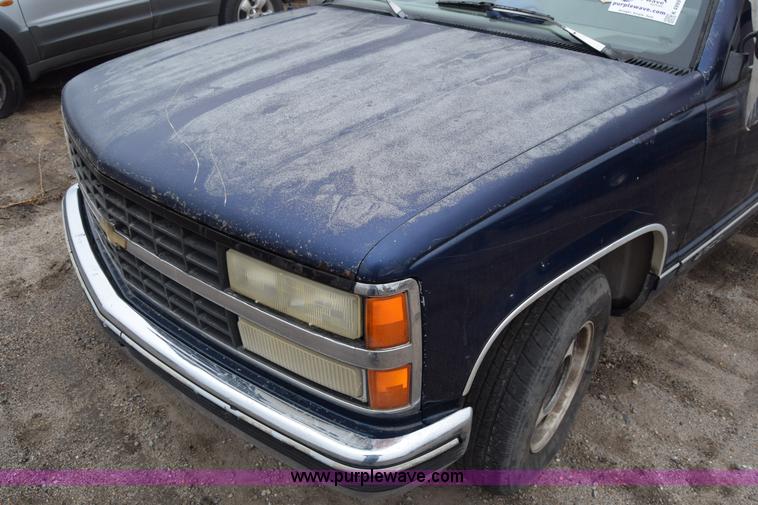 image for item K4999 1993 Chevrolet Silverado 1500 Ext. Cab pickup truck