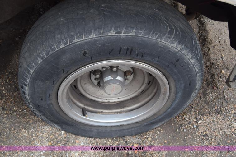 image for item K4999 1993 Chevrolet Silverado 1500 Ext. Cab pickup truck