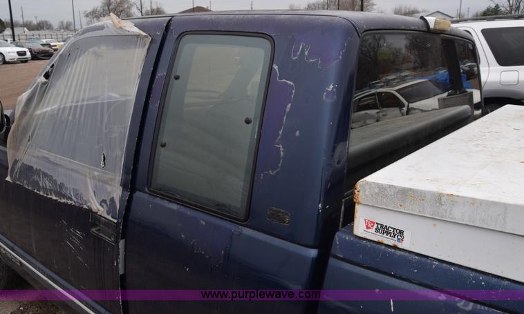 image for item K4999 1993 Chevrolet Silverado 1500 Ext. Cab pickup truck