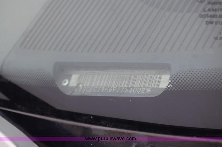 image for item K4999 1993 Chevrolet Silverado 1500 Ext. Cab pickup truck