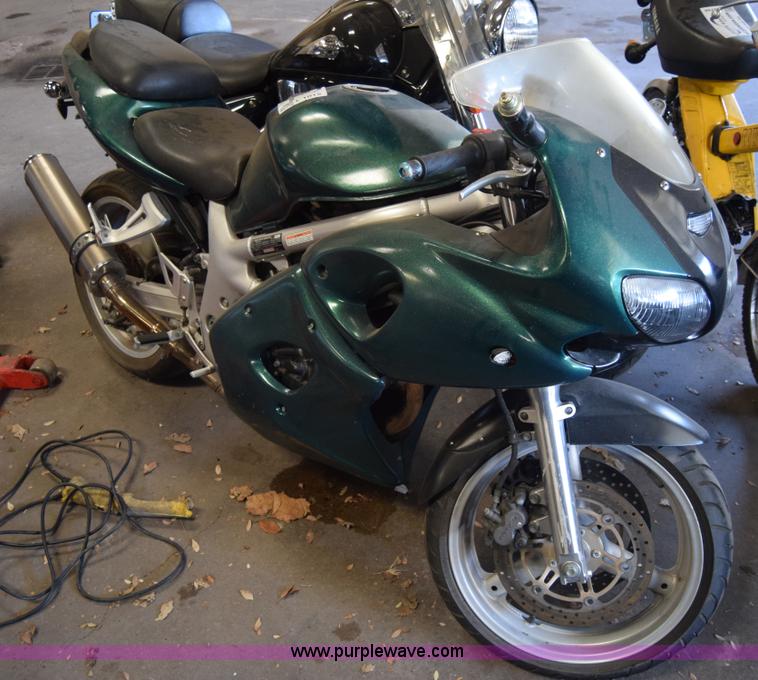 image for item L1012 2001 Suzuki SV650 SK1 motorcycle