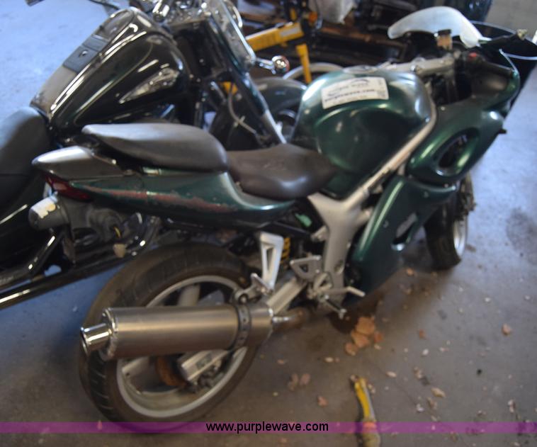 image for item L1012 2001 Suzuki SV650 SK1 motorcycle