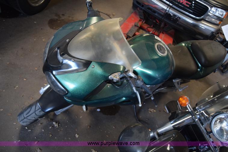 image for item L1012 2001 Suzuki SV650 SK1 motorcycle