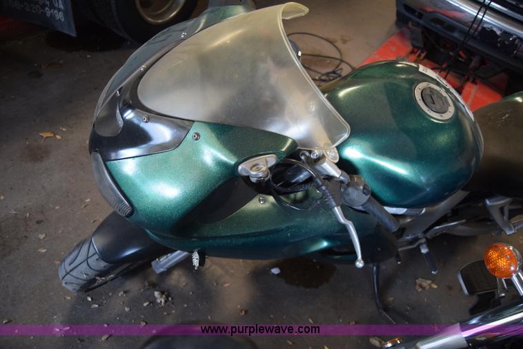 image for item L1012 2001 Suzuki SV650 SK1 motorcycle