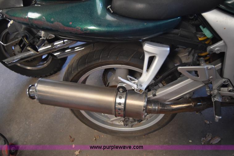 image for item L1012 2001 Suzuki SV650 SK1 motorcycle