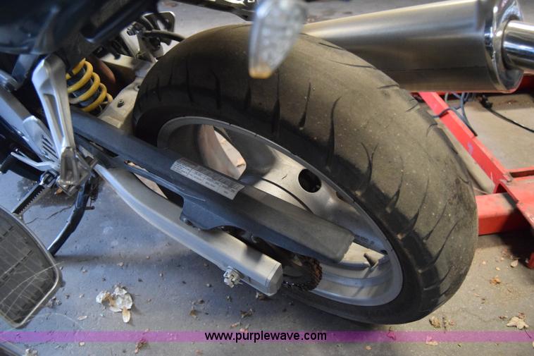 image for item L1012 2001 Suzuki SV650 SK1 motorcycle