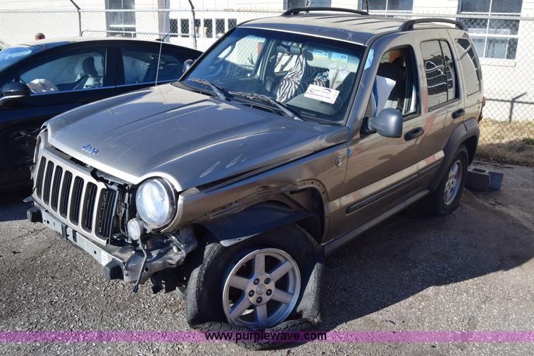 image for item L1016 2007 Jeep Liberty Sport SUV