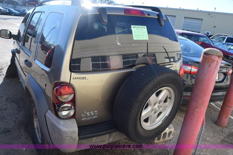image for item L1016 2007 Jeep Liberty Sport SUV