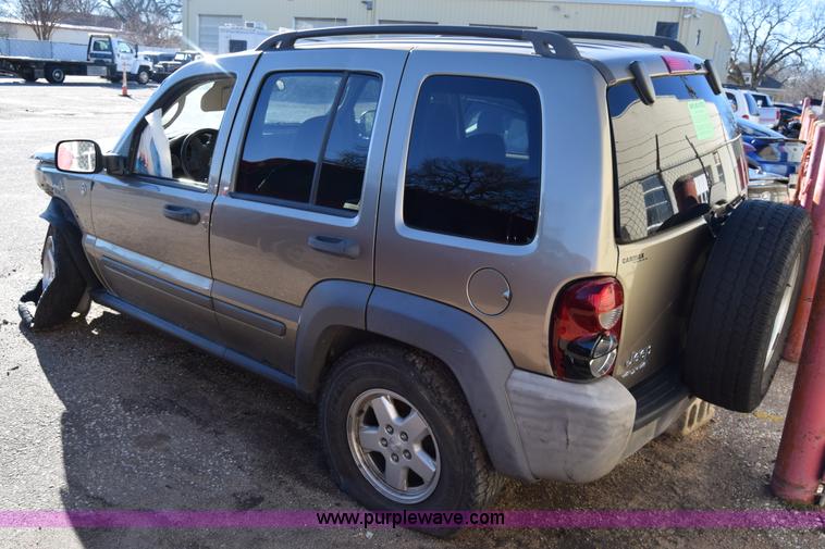 image for item L1016 2007 Jeep Liberty Sport SUV