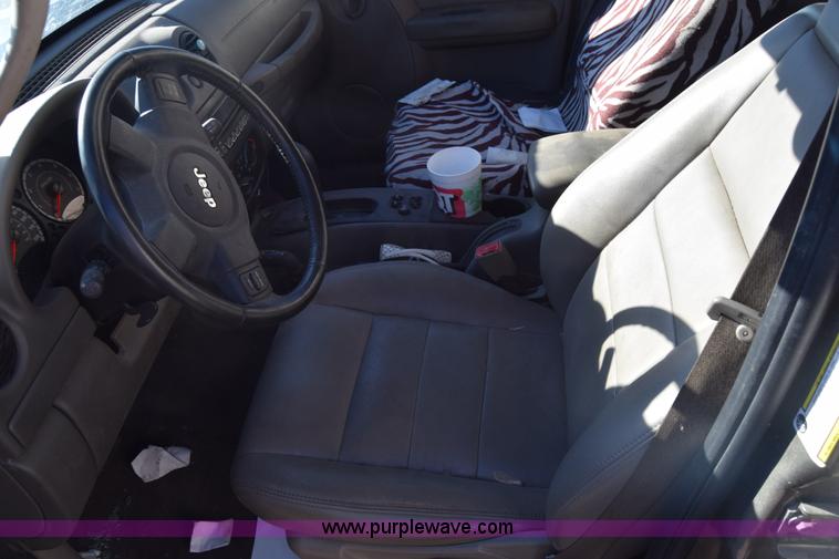 image for item L1016 2007 Jeep Liberty Sport SUV