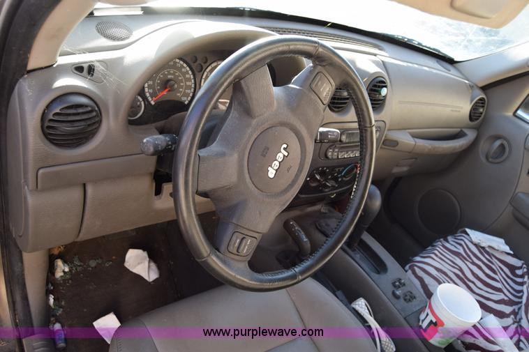 image for item L1016 2007 Jeep Liberty Sport SUV